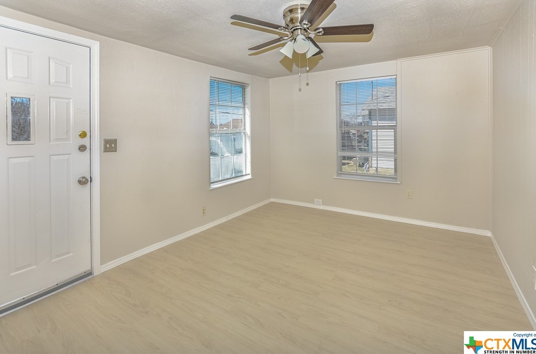 715 Avenue, Killeen, TX 76541-5160