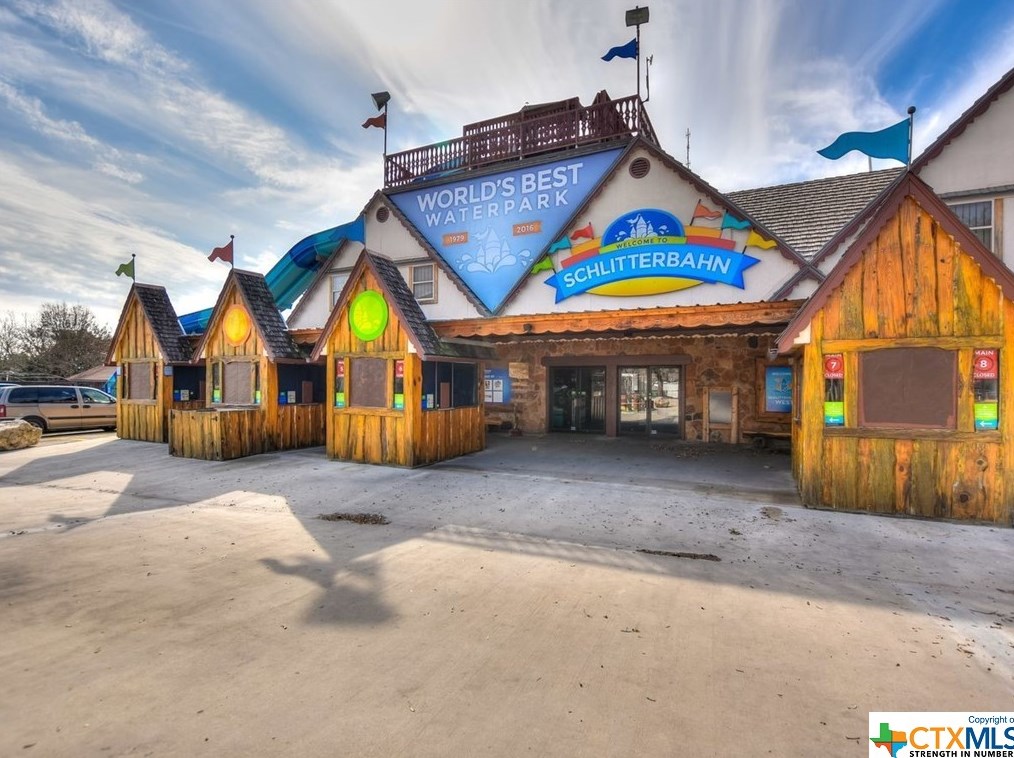 1554 Gruene Rd, New Braunfels TX  78130-3331 exterior