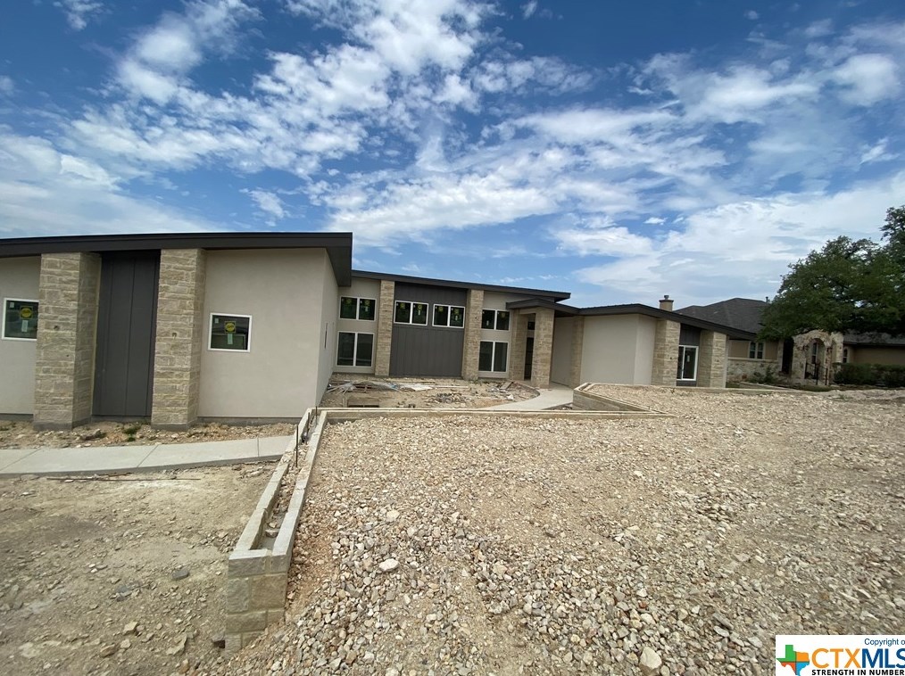 2414 Black Bear Dr, New Braunfels, TX 78132-4332