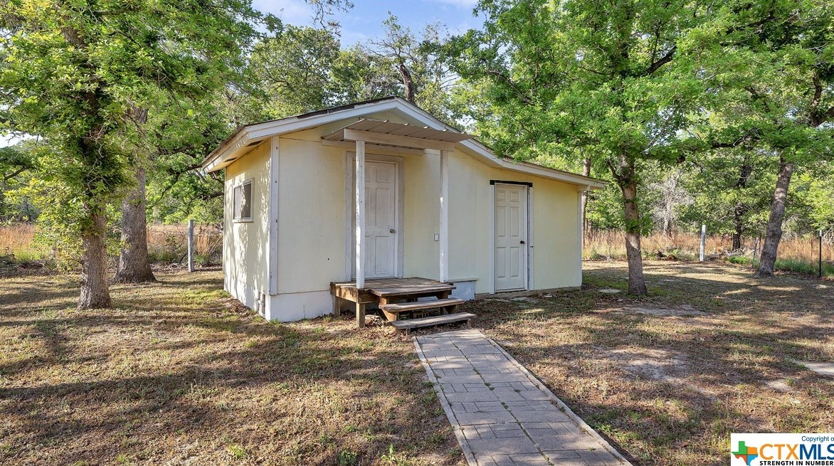 9225 Fm 1117, Seguin TX 78155-9643 exterior