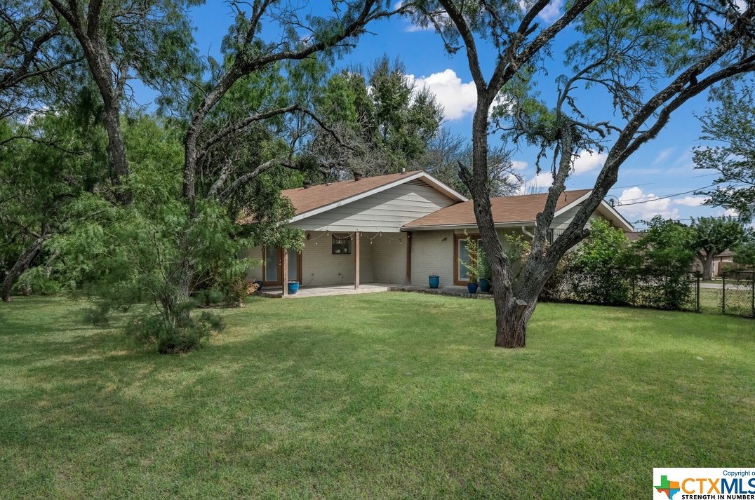 1790 Flaming Oak Dr, New Braunfels, TX 78132-4175