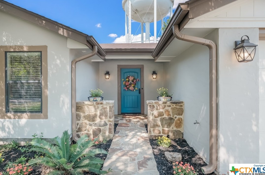 1340 Summerwood Dr, New Braunfels, TX 78130-3550