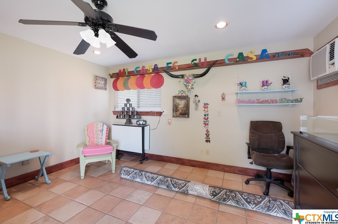 1340 Summerwood Dr, New Braunfels TX 78130-3625 exterior