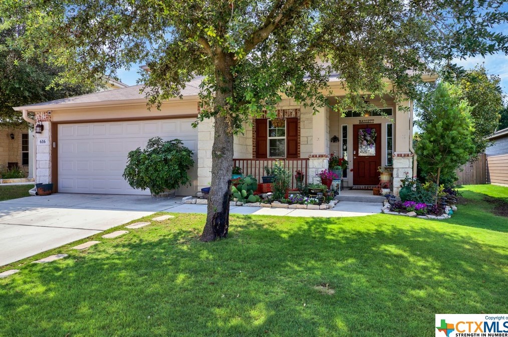 616 Briggs Dr, New Braunfels, TX 78130-3772