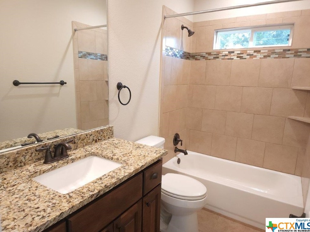 1391 Rocky Rdg Loop, New Braunfels TX 78133-2064 exterior