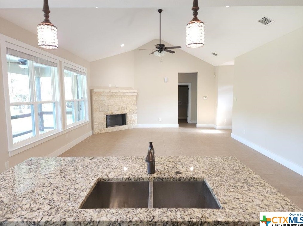 1391 Rocky Rdg Loop, New Braunfels TX 78133-2064 exterior