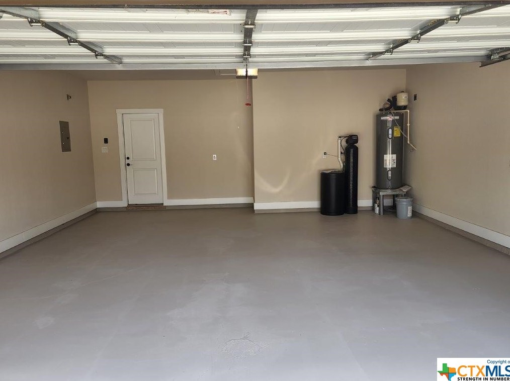 1391 Rocky Rdg Loop, New Braunfels TX 78133-2064 exterior