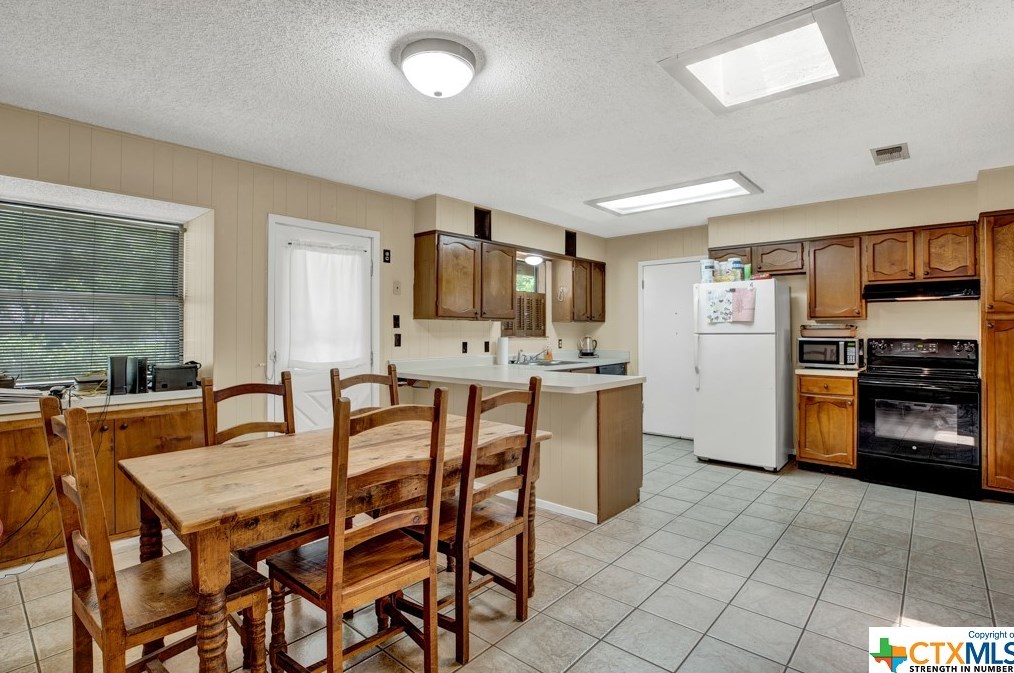 221 Gruene Rd, New Braunfels TX  78130-3213 exterior