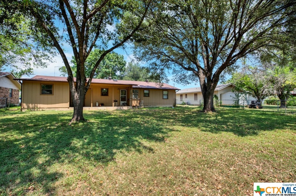 221 Gruene Rd, New Braunfels TX  78130-3213 exterior