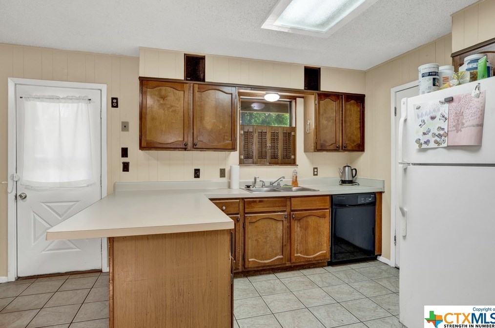 221 Gruene Rd, New Braunfels TX  78130-3213 exterior