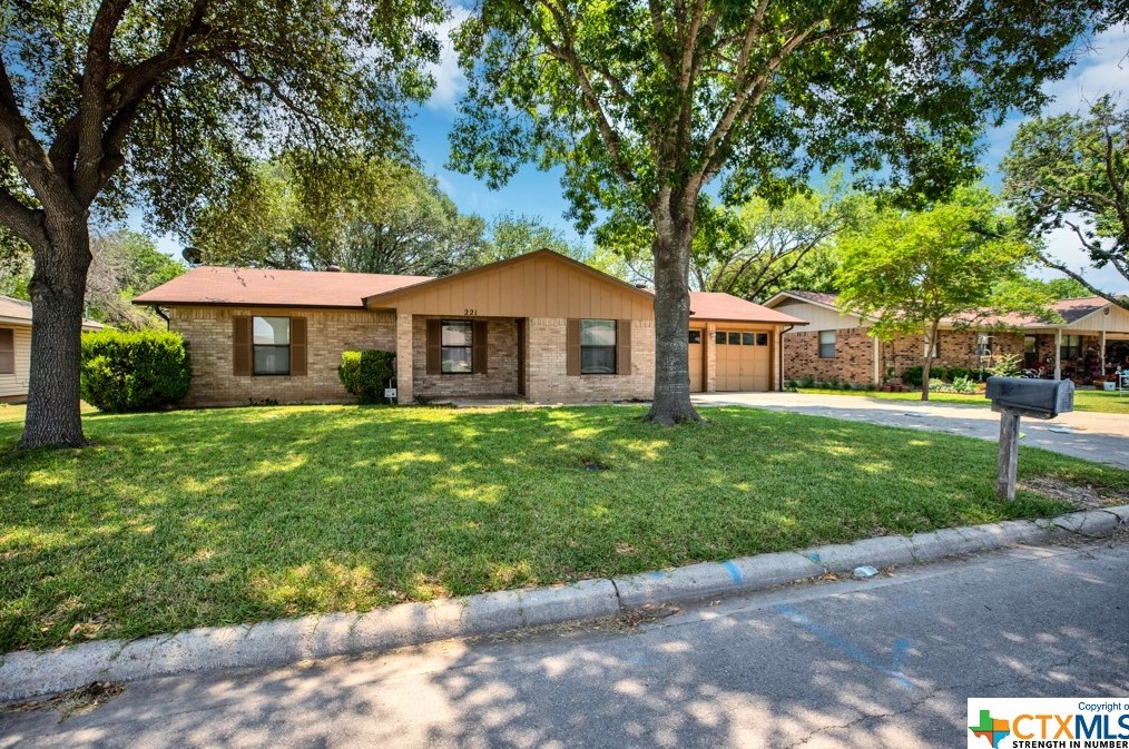 221 Gruene Rd, New Braunfels TX  78130-3213 exterior