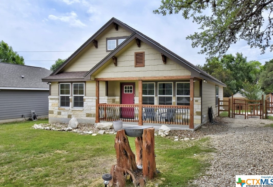 121 Woodridge, New Braunfels, TX 78133-2561