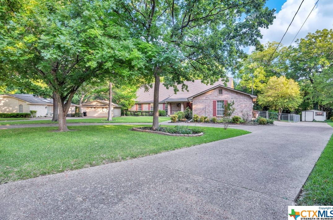 3010 Arrowhead Dr, Temple, TX 76502-1538