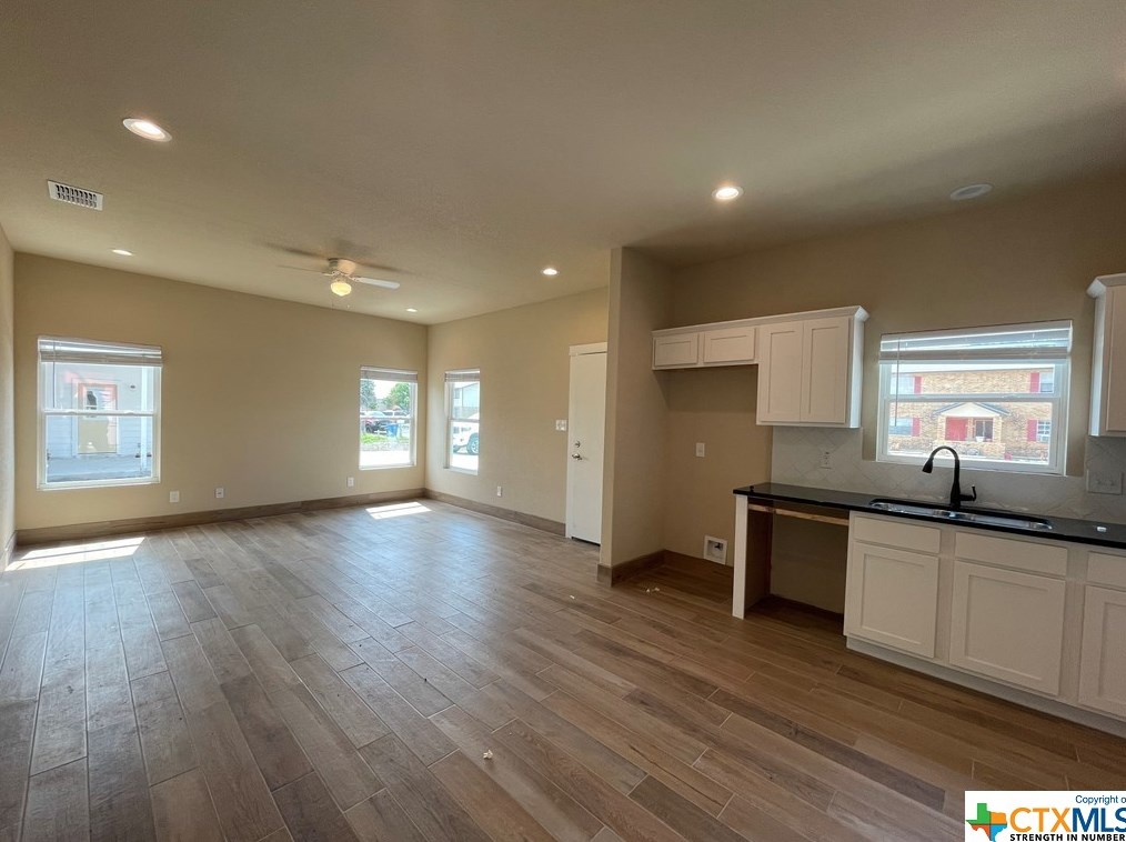1168 Sycamore St, Seguin, TX 78155