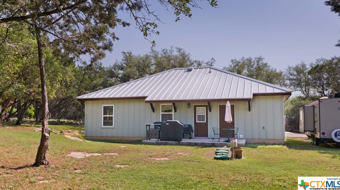 648 Mockingbird Dr, New Braunfels TX 78133-3698 exterior