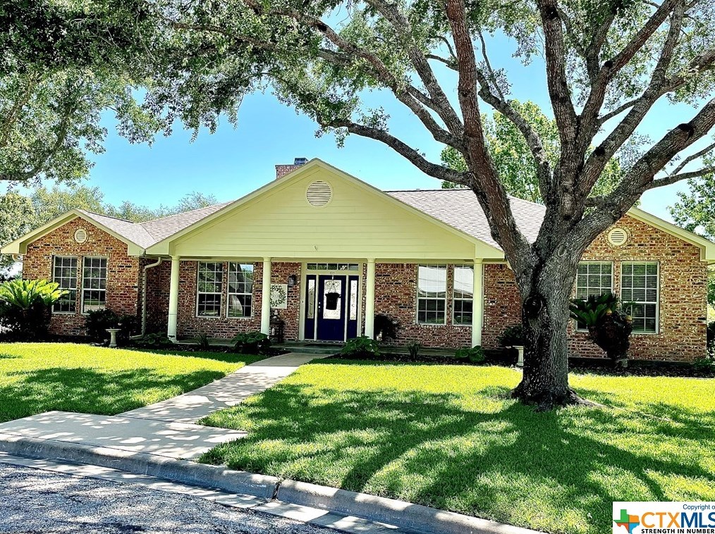 110 Raska Dr, Pearl City, TX 77995-4609