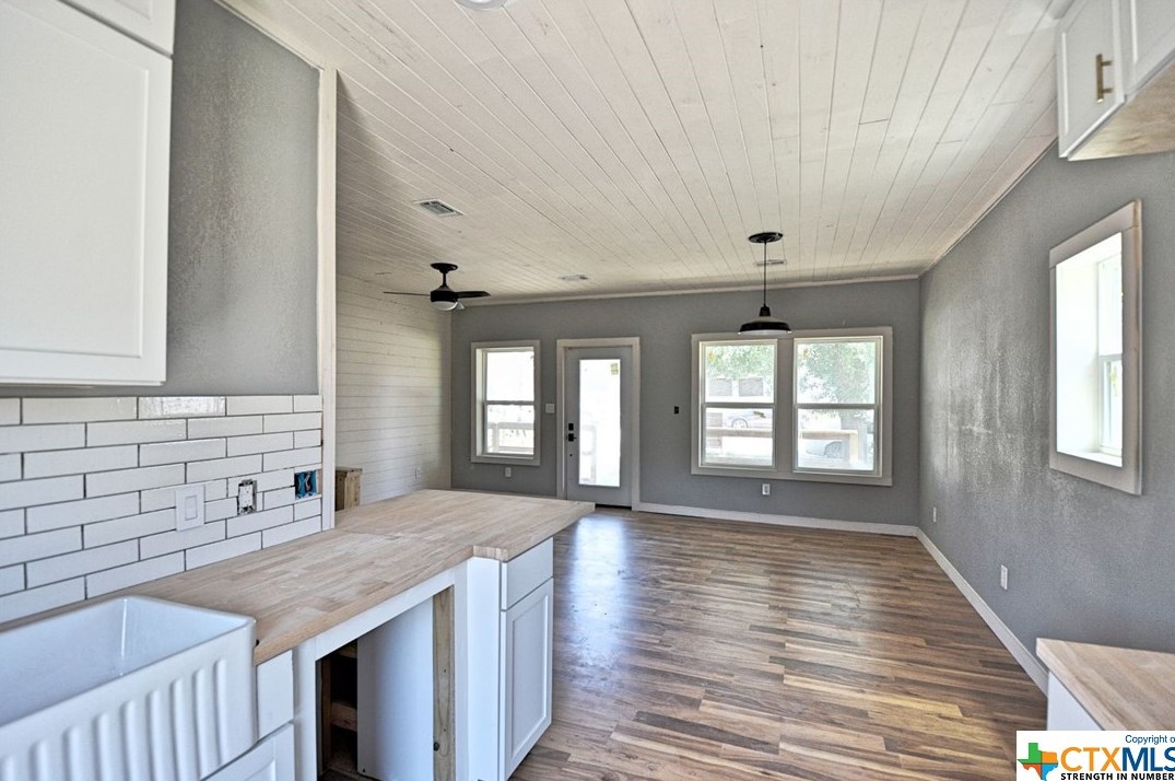 2902 Katy St, New Braunfels TX 78130-6317 exterior