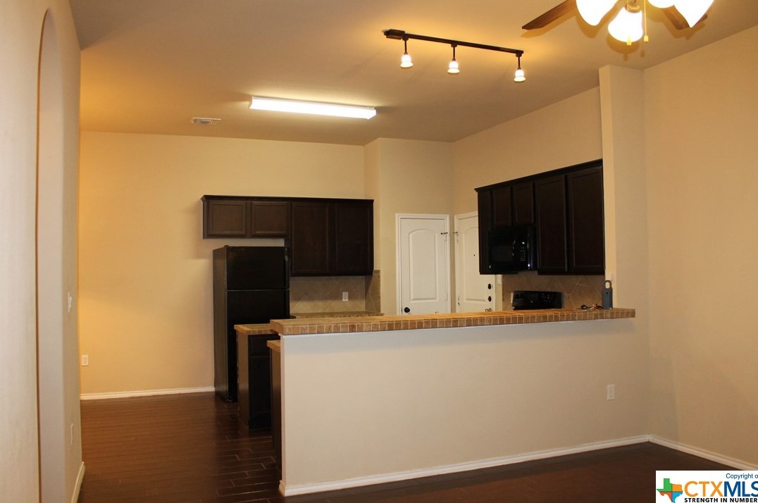 949 Brown Rock Dr, New Braunfels, TX 78130-2753