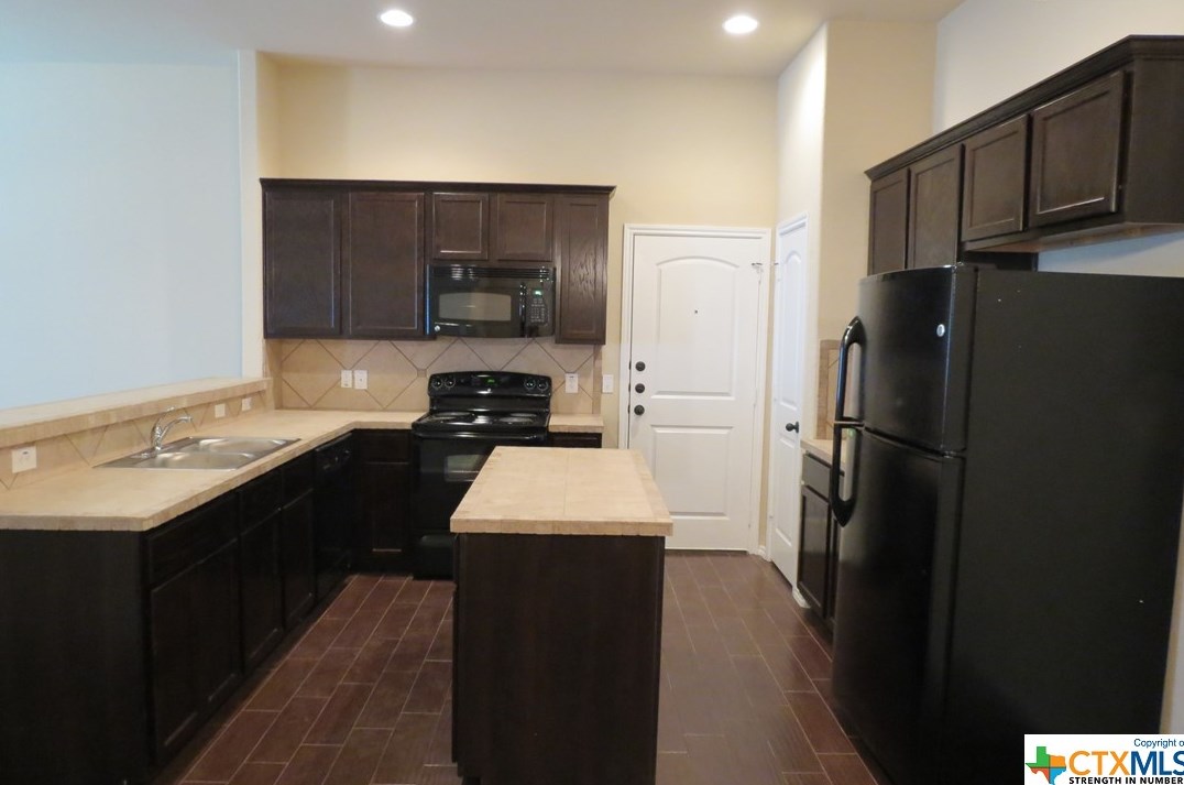 296 Rosalie Dr, New Braunfels, TX 78130