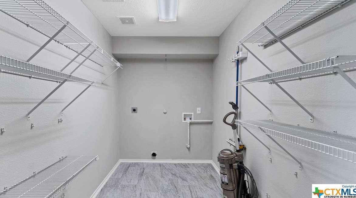 2492 Medina Dr, New Braunfels TX 78130-3195 exterior