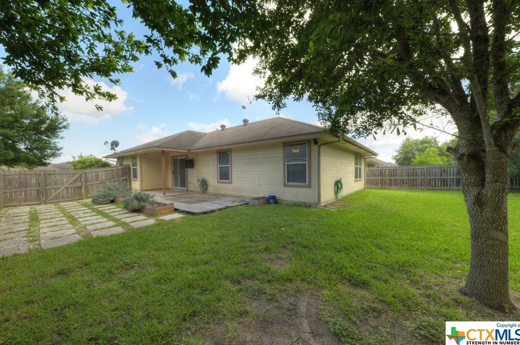 2131 Bentwood Dr, New Braunfels TX 78130-2972 exterior