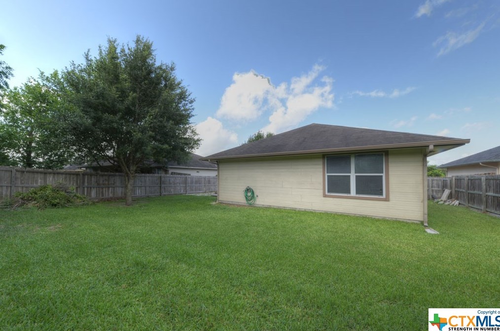 2131 Bentwood Dr, New Braunfels TX 78130-2972 exterior