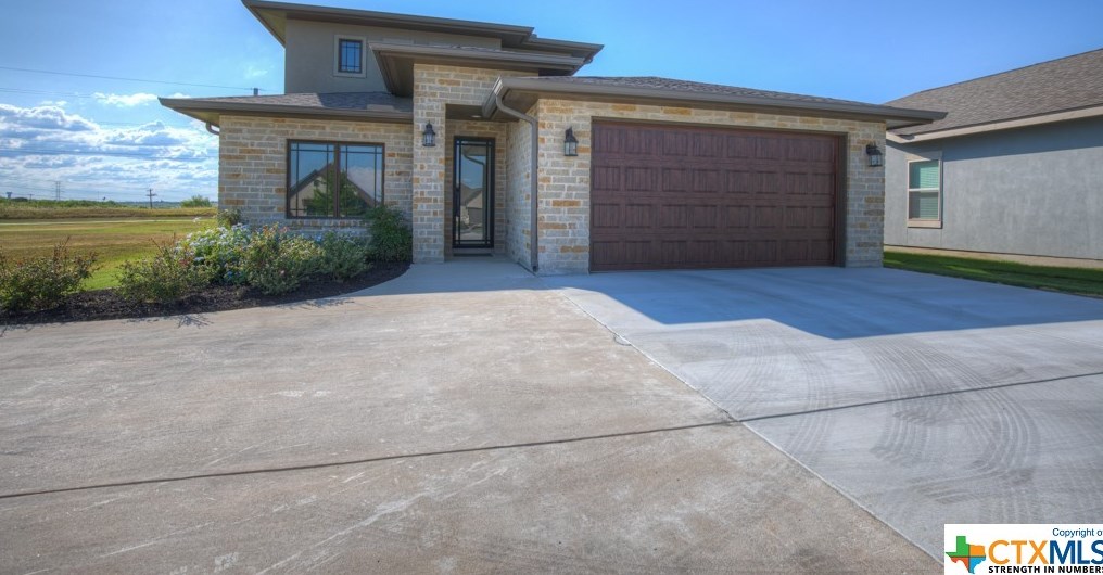 190 Long Creek Blvd, New Braunfels, TX 78130-8305