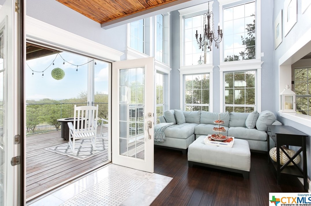 1075 Colleen Dr, New Braunfels TX 78133-5327 exterior