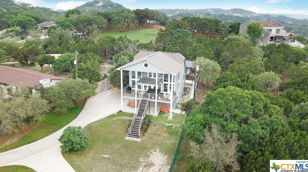 1075 Colleen Dr, New Braunfels TX 78133-5327 exterior