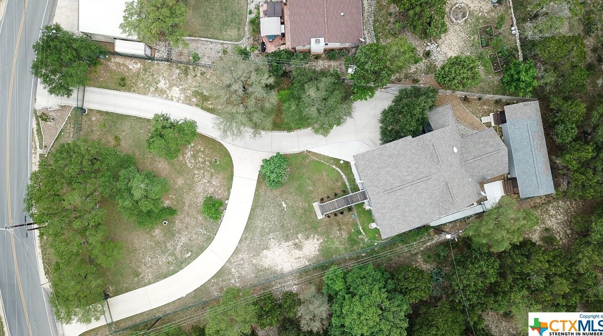 1075 Colleen Dr, New Braunfels TX 78133-5327 exterior