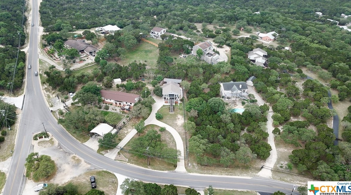 1075 Colleen Dr, New Braunfels TX 78133-5327 exterior