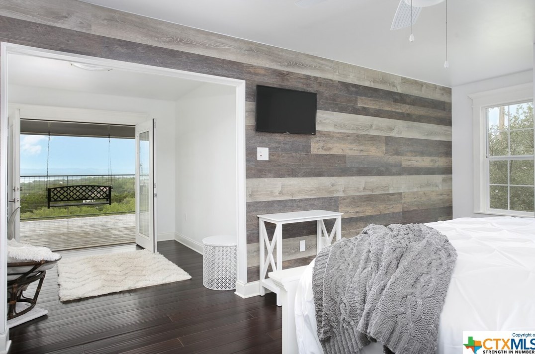 1075 Colleen Dr, New Braunfels TX 78133-5327 exterior