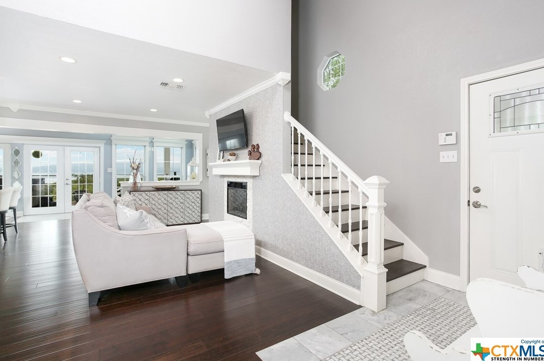 1075 Colleen Dr, New Braunfels TX 78133-5327 exterior