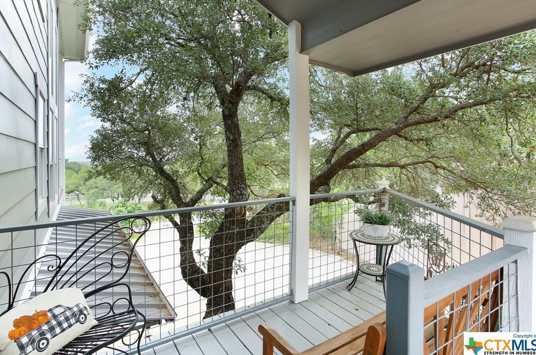 1075 Colleen Dr, New Braunfels TX 78133-5327 exterior