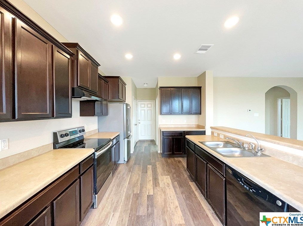 3312 Cricklewood Dr, Killeen TX  76542-6404 exterior