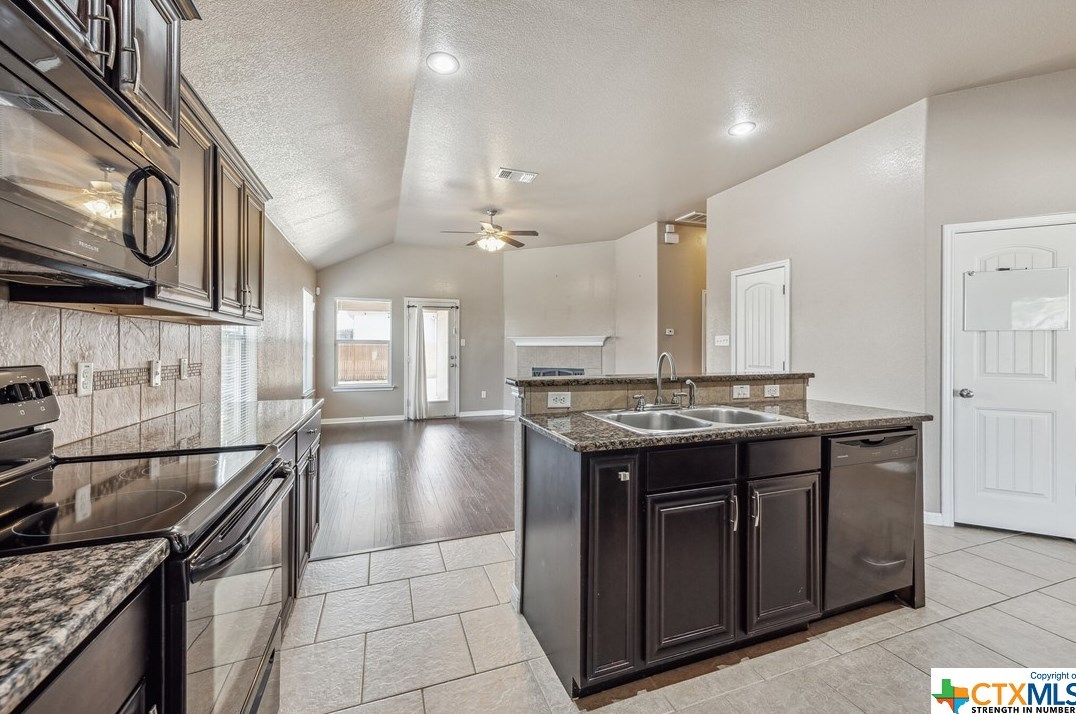 602 Libra Dr, Killeen TX 76542-6518 exterior