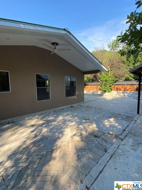 235 Hidalgo Ave, New Braunfels TX 78130-6731 exterior