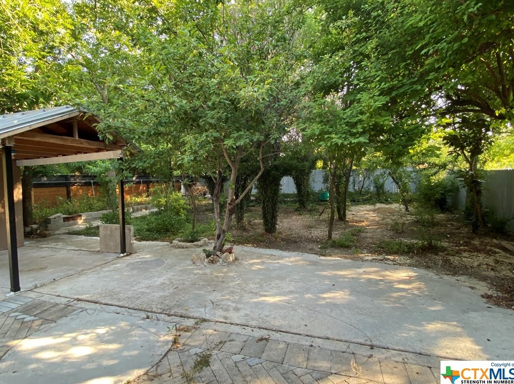 235 Hidalgo Ave, New Braunfels TX 78130-6731 exterior