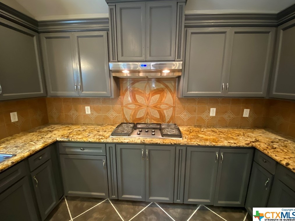 235 Hidalgo Ave, New Braunfels TX 78130-6731 exterior