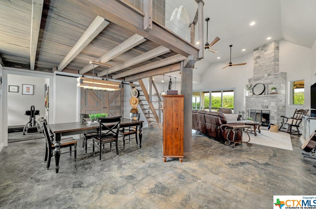 546 Riv Chase Way, New Braunfels TX 78132-6300 exterior