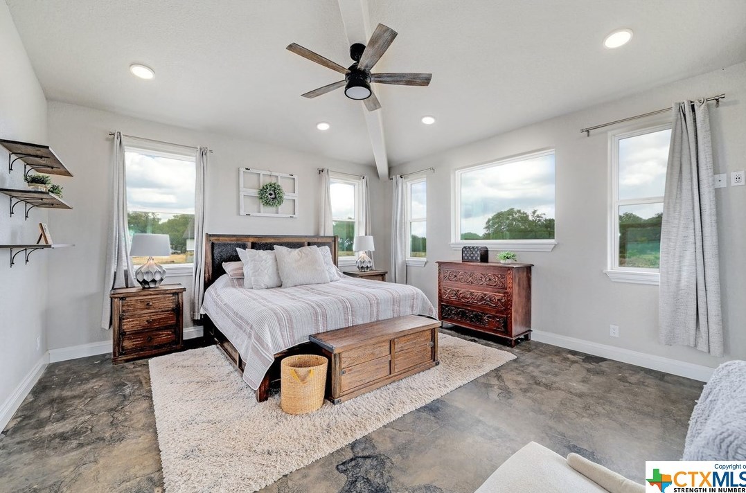 546 Riv Chase Way, New Braunfels TX 78132-6300 exterior