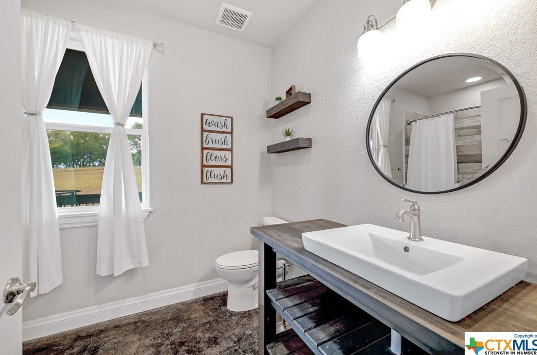 546 Riv Chase Way, New Braunfels TX 78132-6300 exterior