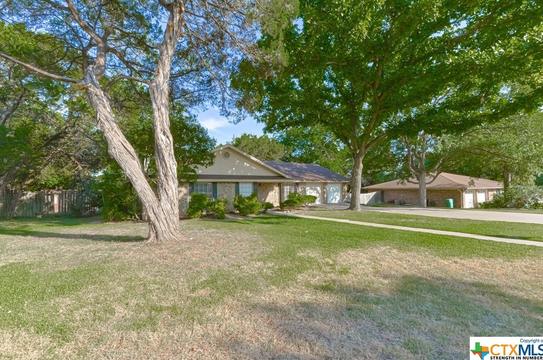819 Trail Crest Dr, Killeen, TX 76548-1515