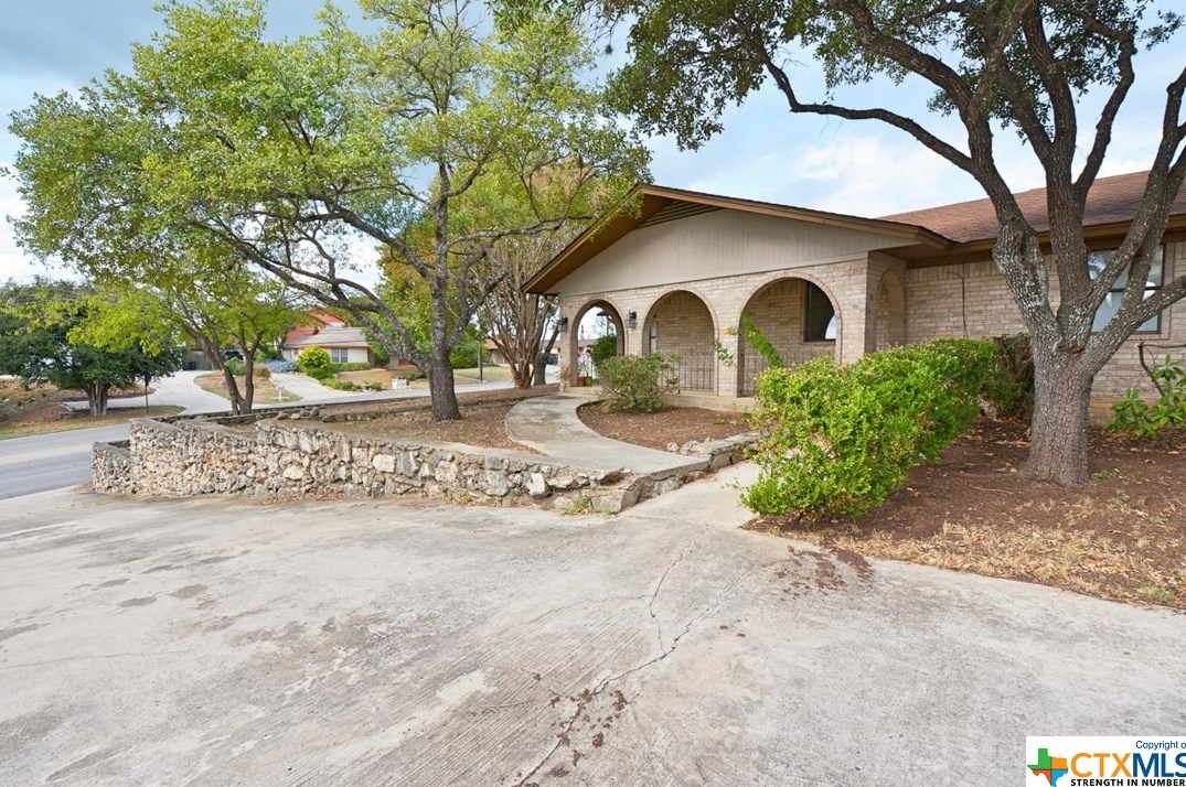 1274 Common St, New Braunfels, TX 78130