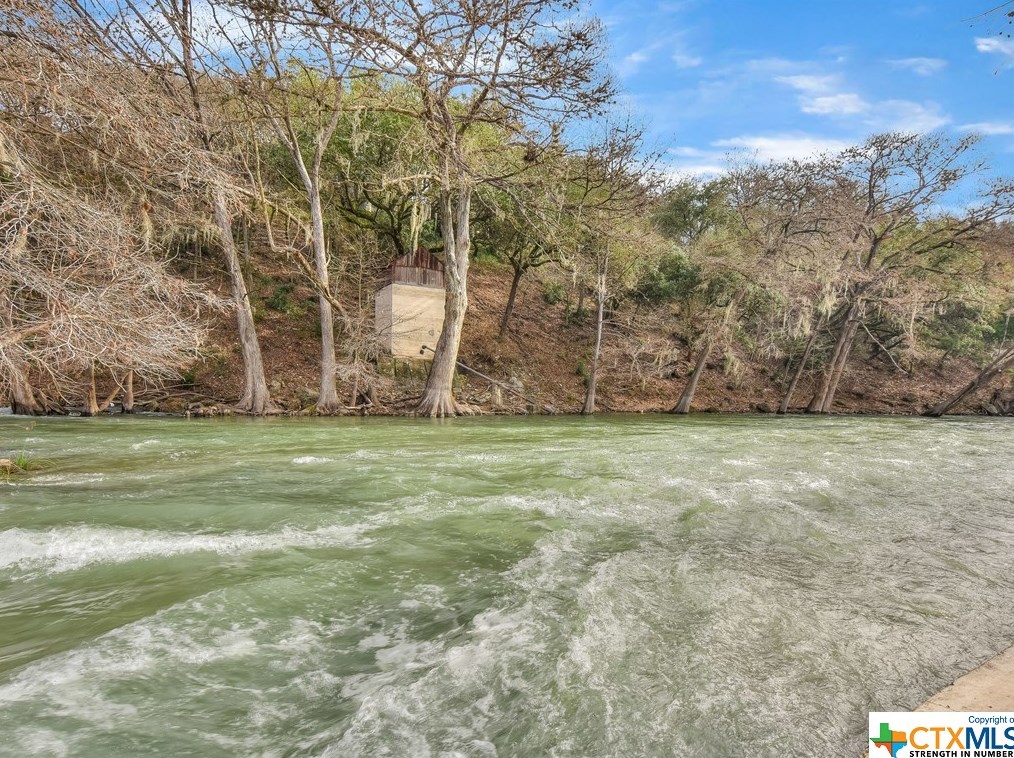 1554 Gruene Rd, New Braunfels TX 78130-3331 exterior