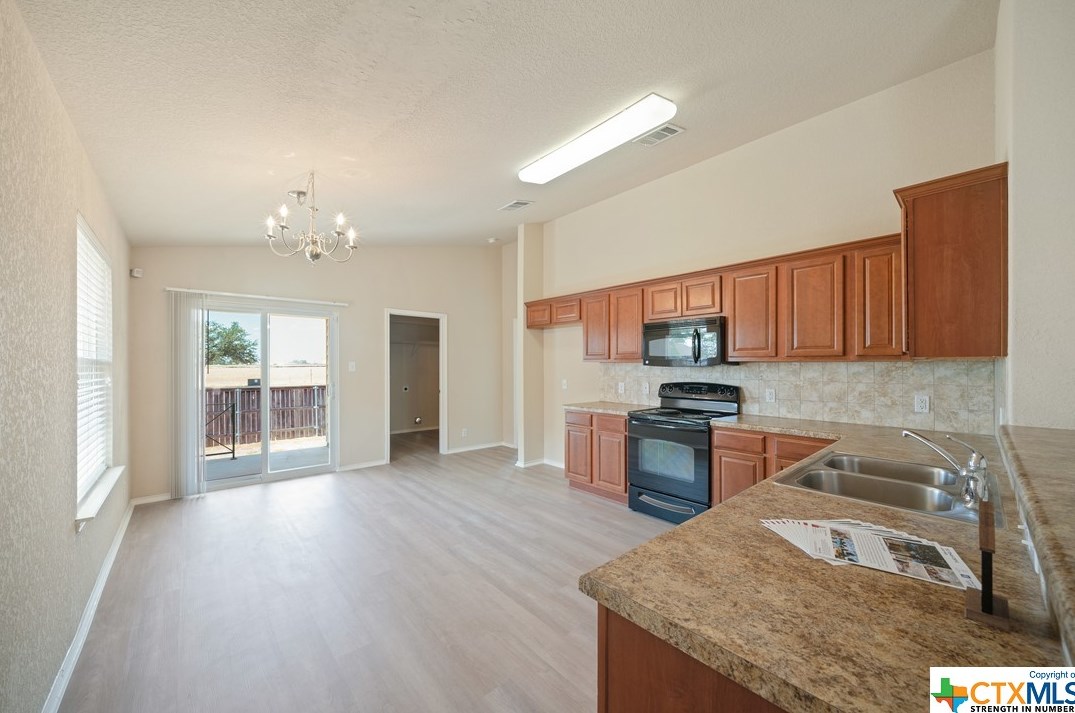 753 Tomah Dr, New Braunfels, TX 78130-2001