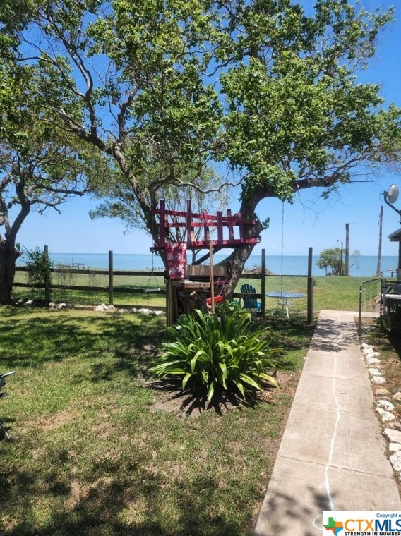 93 Sandcastle Dr, Green Lake, TX 77979