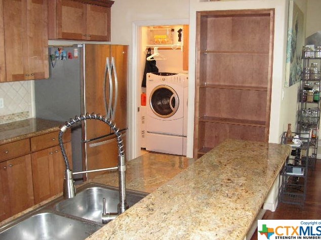 1489 Lavaca, New Braunfels TX  78133-2873 exterior