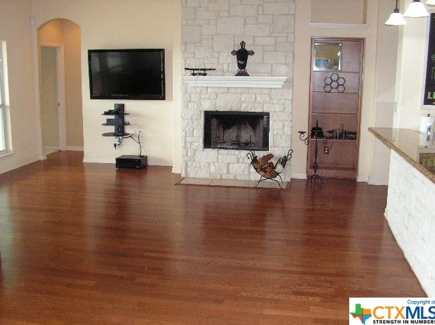 1489 Lavaca, New Braunfels, TX 78133