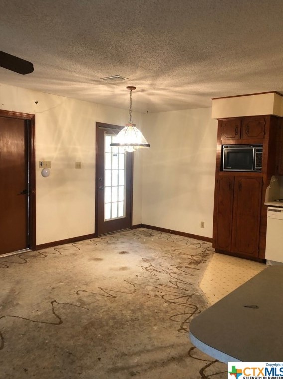 412 Yoakum St, Pearl City, TX 77995-1927